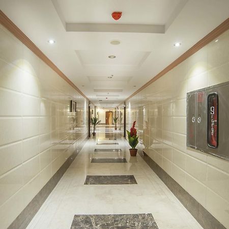 Al Ezzah Palace Hotel Suites Dzsidda Kültér fotó
