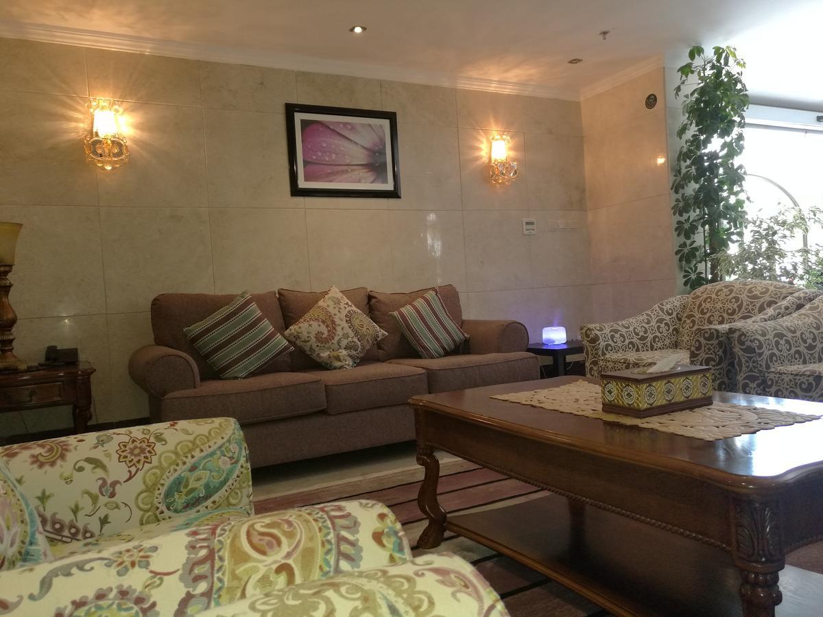 Al Ezzah Palace Hotel Suites Dzsidda Kültér fotó